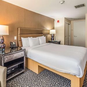 Deluxe  Junior Suite Mobility accessible